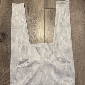 Buffbunny Camo Leggings Light Grey White | XS High Rise Pockets